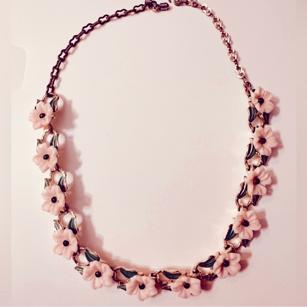 VINTAGE PINK FLOWER CHOKER *coro* style